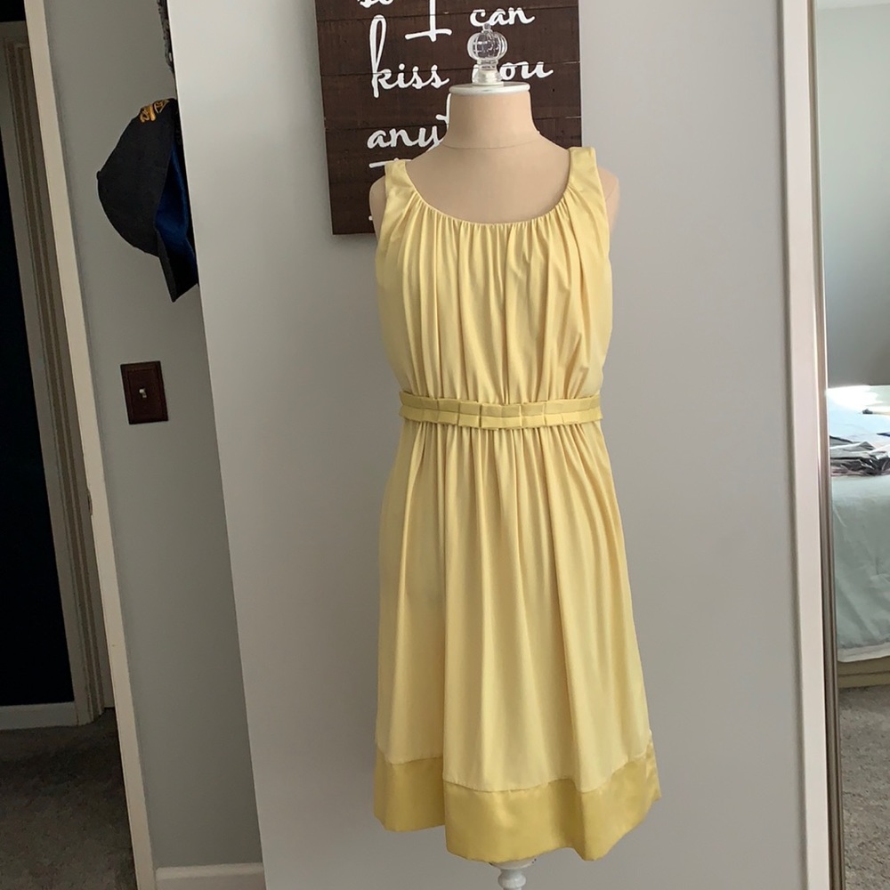 Max and Cleo yellow dress size 6. Polyester blend.